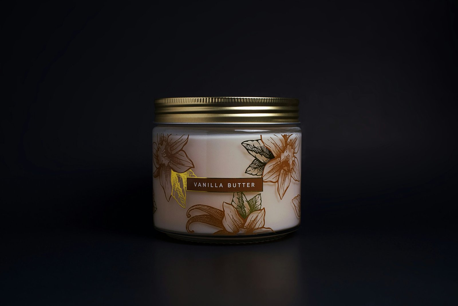 Vanilla Candles: Why It Is a Popular Candle Scent